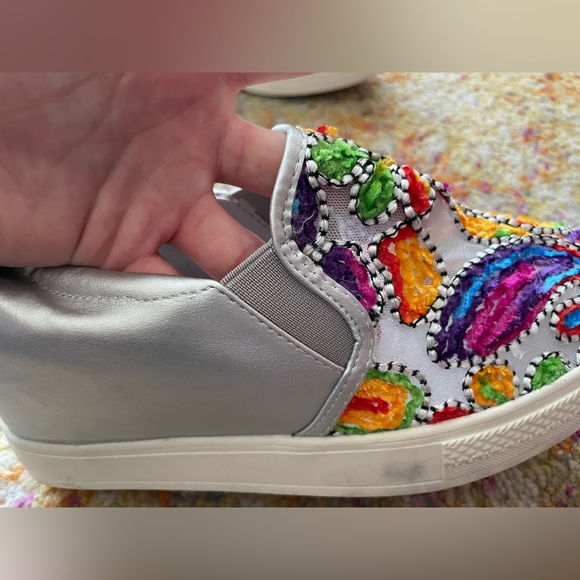 Women’s size 9 Wanted wedge sneakers w/ gorgeous colorful stitching design - Picture 4 of 9